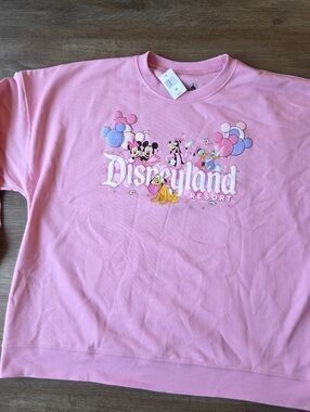 NWT Disneyland Resort Pink Balloon Mickey and Friends Crewneck Sweatshirt Size M